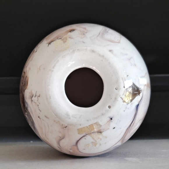 An X Large Beautiful Swirl Of Water Colors Egg - Picture 4 of 4